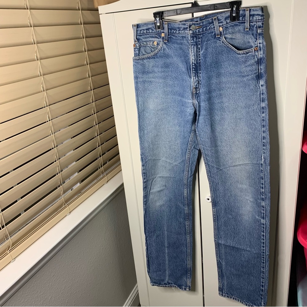Vintage Levi’s 505 Relaxed Fit Tapered Leg Jeans